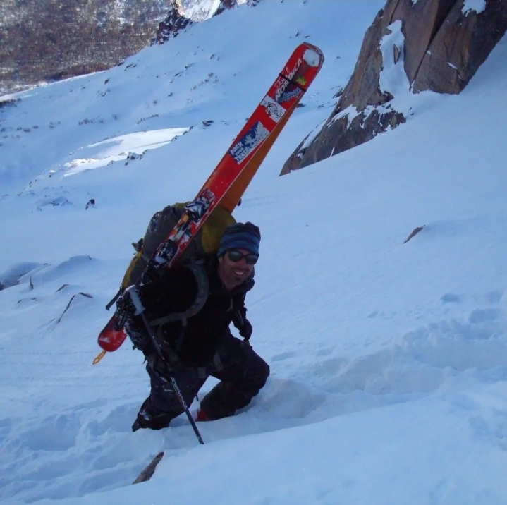 TRAGEDIA EN EL MONT BLANC: FALLECIÓ EL RECONOCIDO GUÍA DE MONTAÑA BARILOCHEN SE LUCAS BUZZERIO