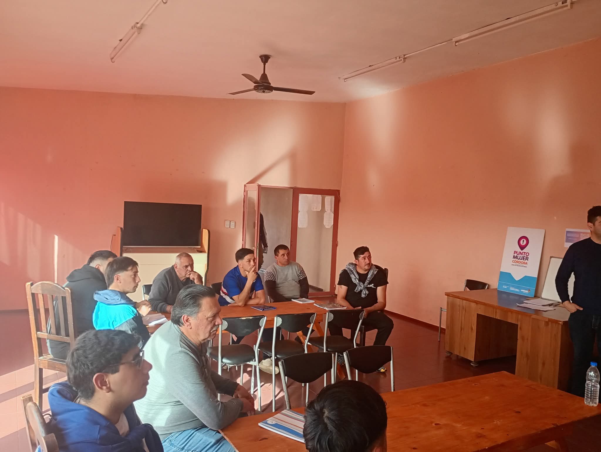 COMENZÓ EN VILLA TULUMBA EL CURSO DE ASISTENCIA EN INSTALACIONES ELÉCTRICAS