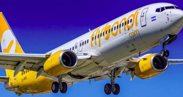 UN RAYO IMPACTÓ A UN AVIÓN DE FLYBONDI RUMBO A EL CALAFATE