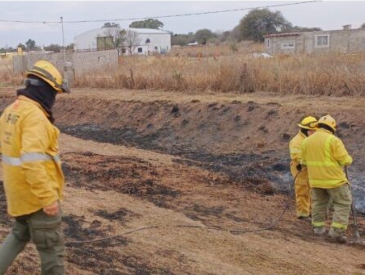 BOMBEROS DE LA DORMIDA CONTROLARON DOS INCENDIOS DE PASTIZALES EN MENOS DE 24 HORAS